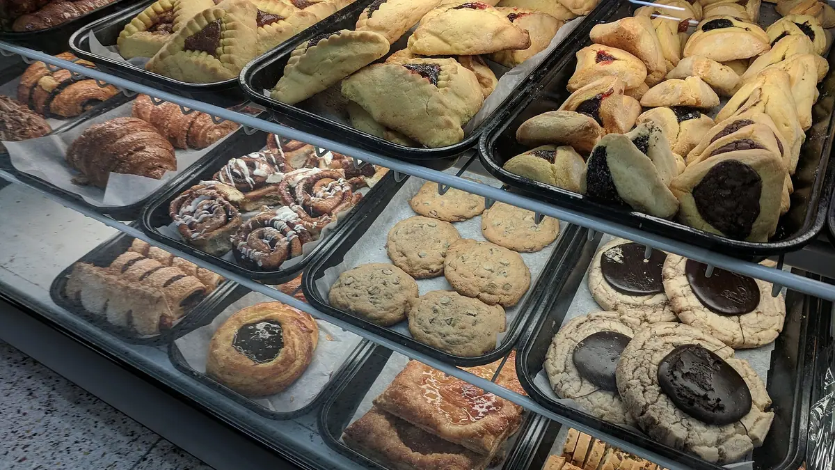 Morris Pasties Newquay – bakery in Newquay town centre